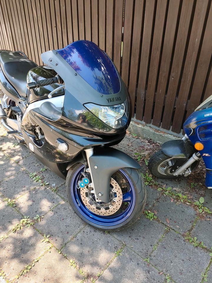 Yahama 6R Motorrad in Nürnberg (Mittelfr)