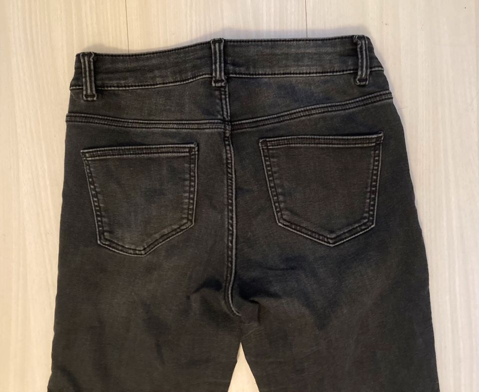 Schwarze Skinny -Jeans, Gr. 164, Top-Zustand in Röhrnbach