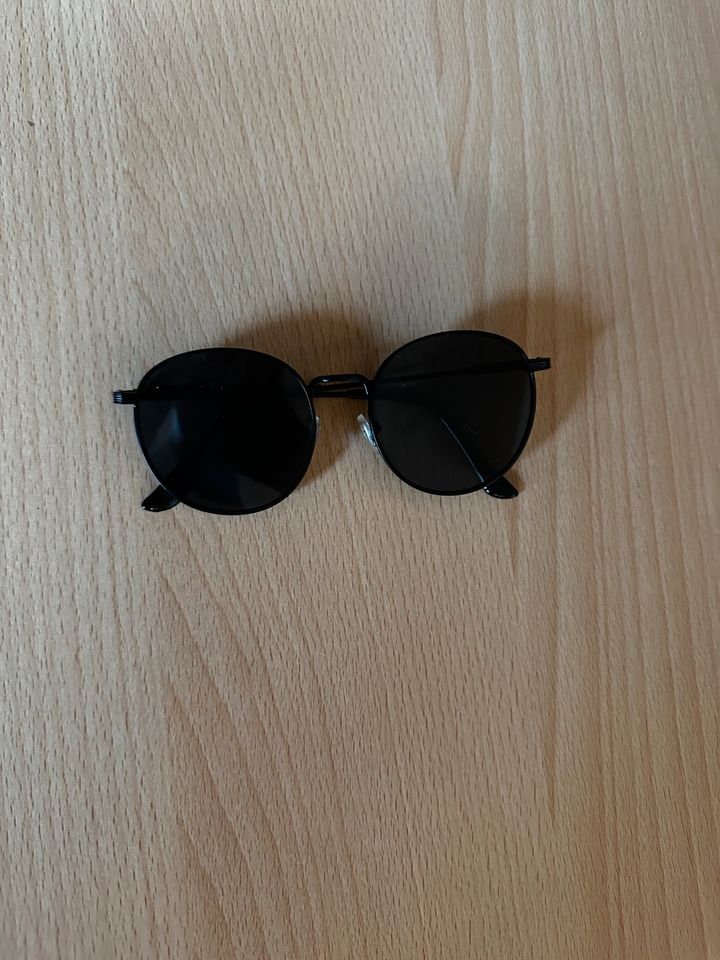 Sonnenbrille schwarz unisex *ungetragen* in Glauchau