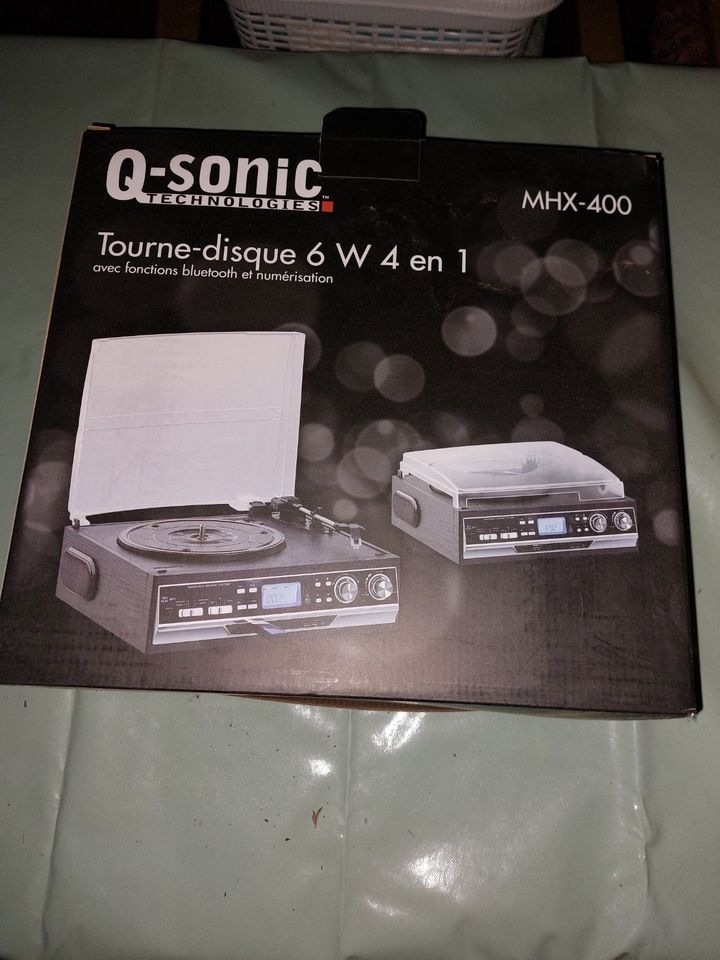 Plattenspieler  4 in 1 Q.Sonic  (Platte,USB,Radio,Cassette) in Landshut