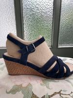 NEU!Leder / Wildleder Sandalen 5 Th Avenue Größe 41 Hessen - Frankenberg (Eder) Vorschau