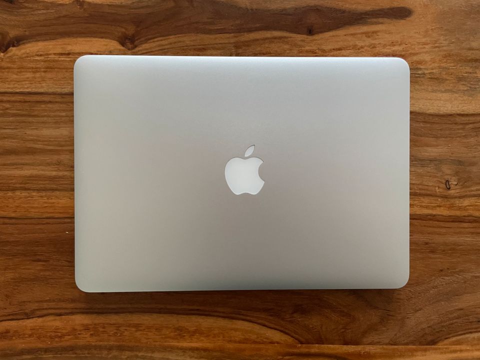 Apple MacBook Pro 13“ Retina A1502, 2,7GHz, 128GB Silber in Berlin