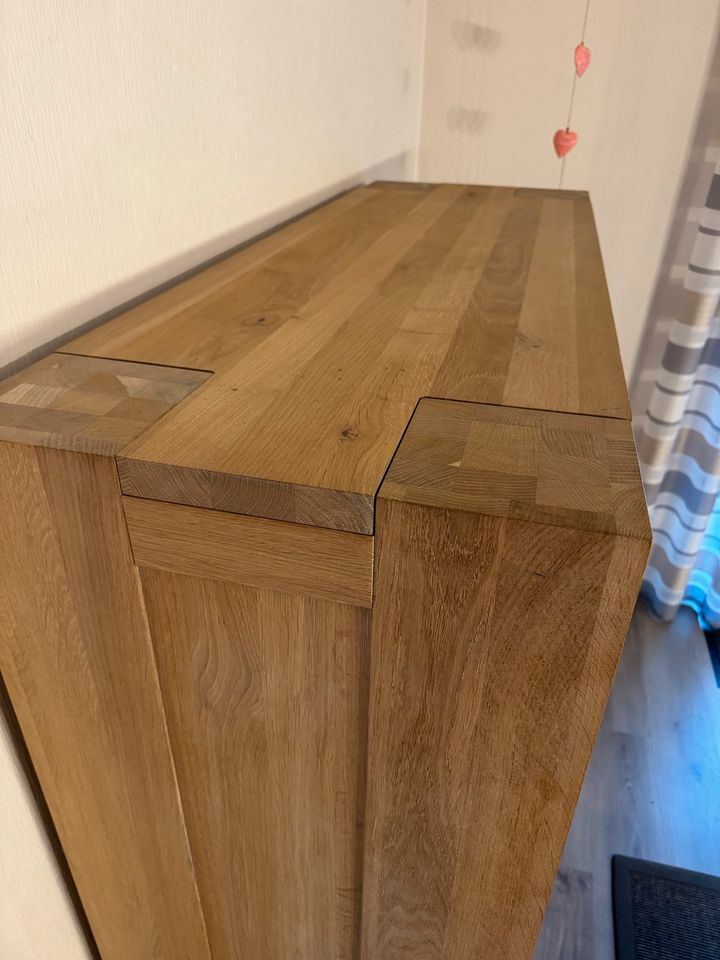 Wohnzimmermöbel Massiv / Highboard / TV-Board / Esstisch in Selm