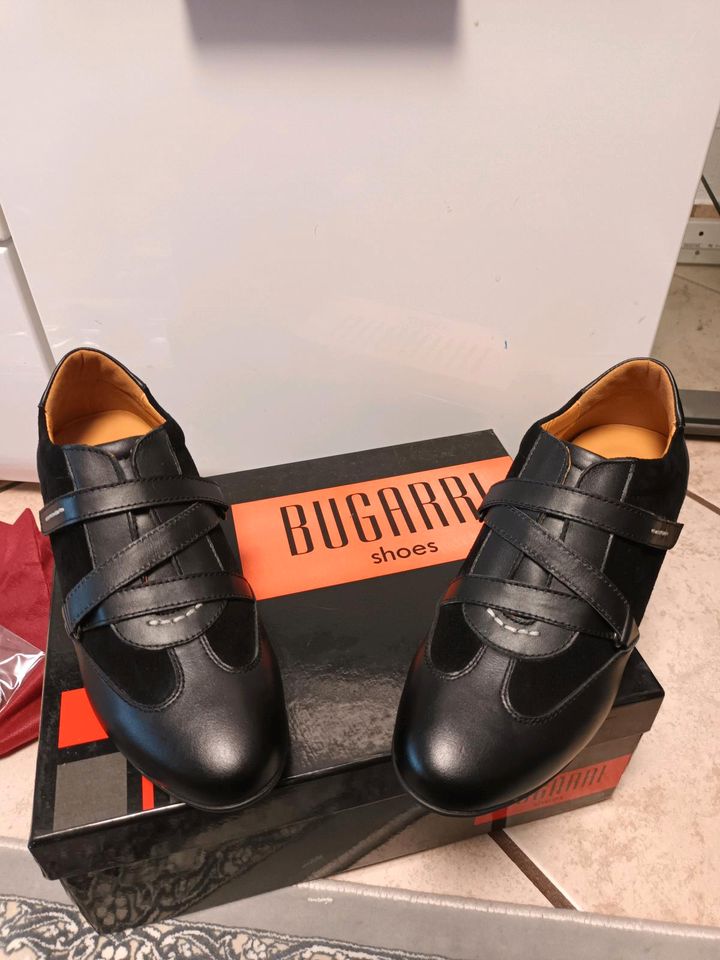 Damen Schuhe Marke Bugarri schwarz in Erkelenz