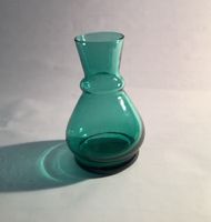 Kleine Vase in Türkis aus Glas antik Mitte - Tiergarten Vorschau
