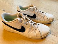 Nike Sneaker weiß • Größe 39 Niedersachsen - Wienhausen Vorschau