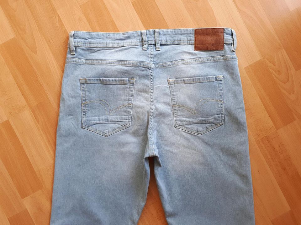 Moderne Lee Cooper Herren Jeans Hose Größe 32 in Monheim am Rhein