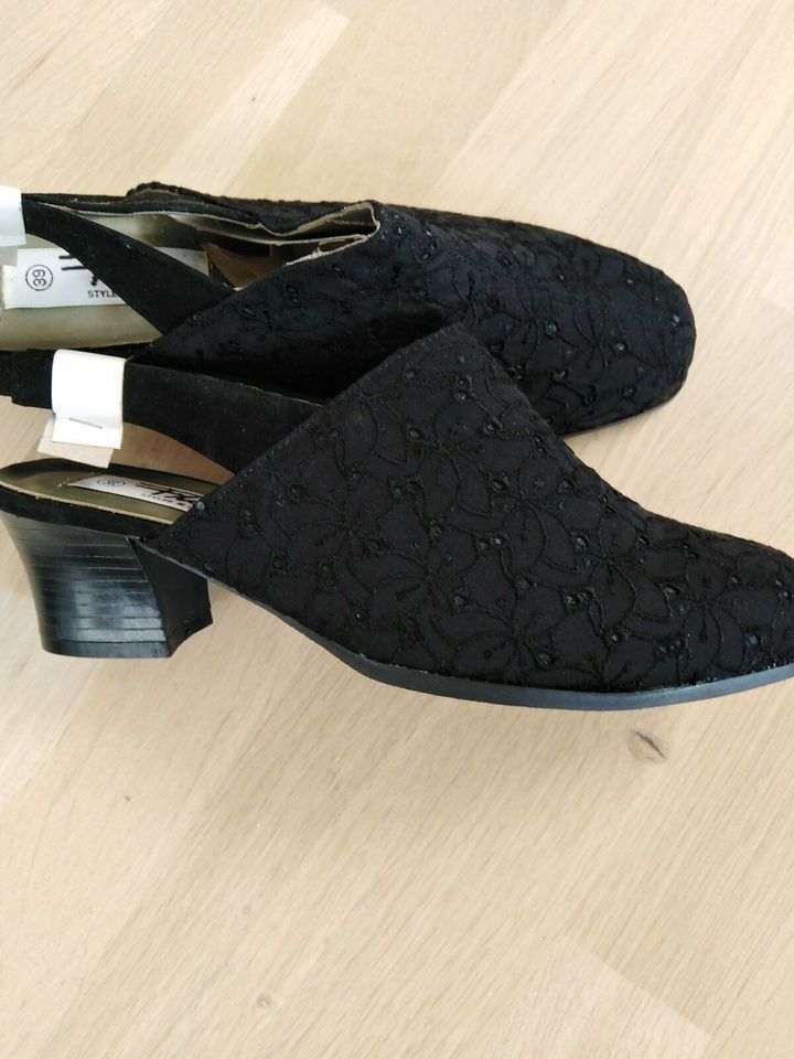 neue Damen Sling Sandalette in schwarz Gr. 39 in Aspach