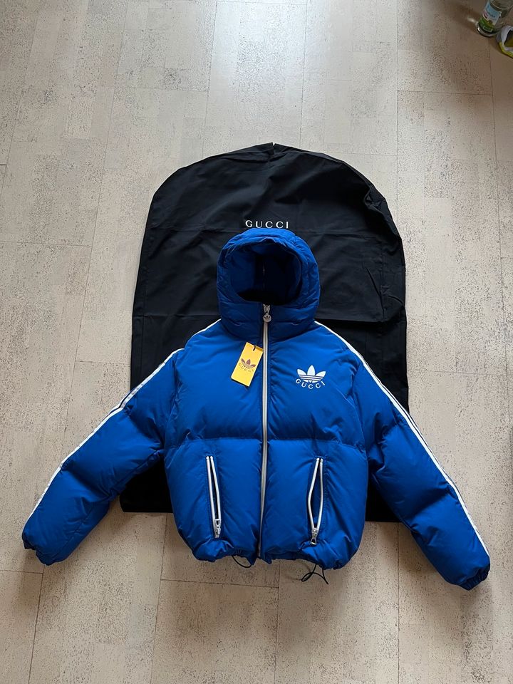 Gucci x Adidas Winterjacke Gr.44 in Villingen-Schwenningen