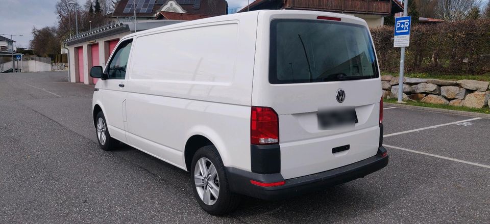 VW T6.1 Kasten Lang Apple Carplay 17Zoll in Passau