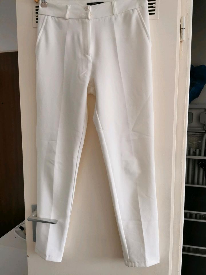 Abendkleid Damenhose stoff  weiß gr 38 in Dinslaken