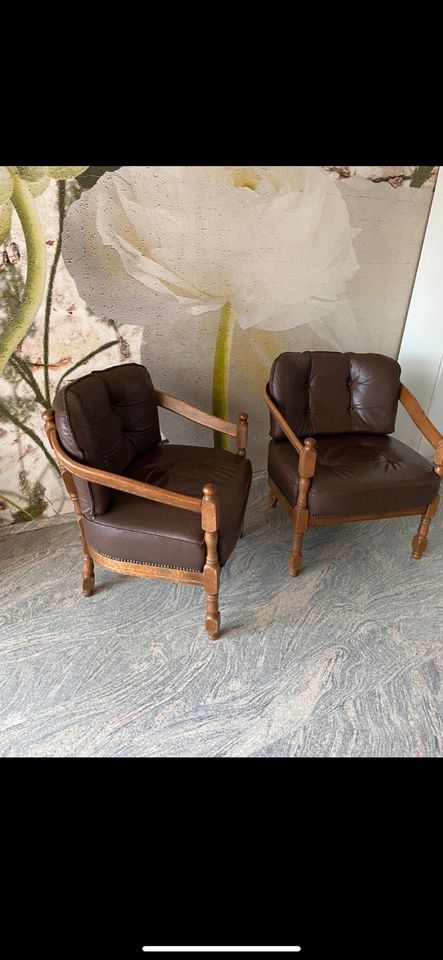 Zwei Sessel und Tisch antik gebeizt echt Leder Winter Gartenmöbel in Heinsberg