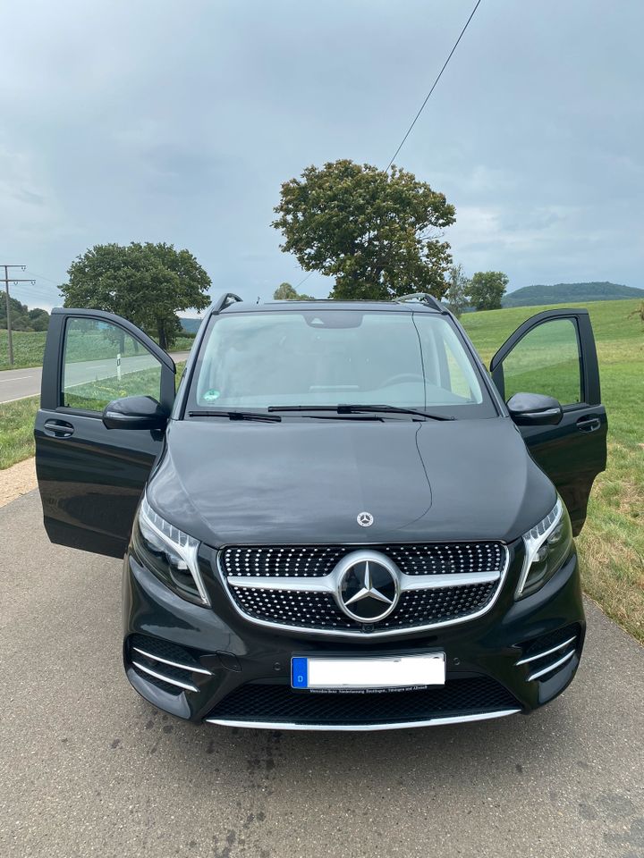 Mercedes-Benz V 300d EDITION Liegepaket AMG ALLRAD AHK LED DISTRO in Pfullingen