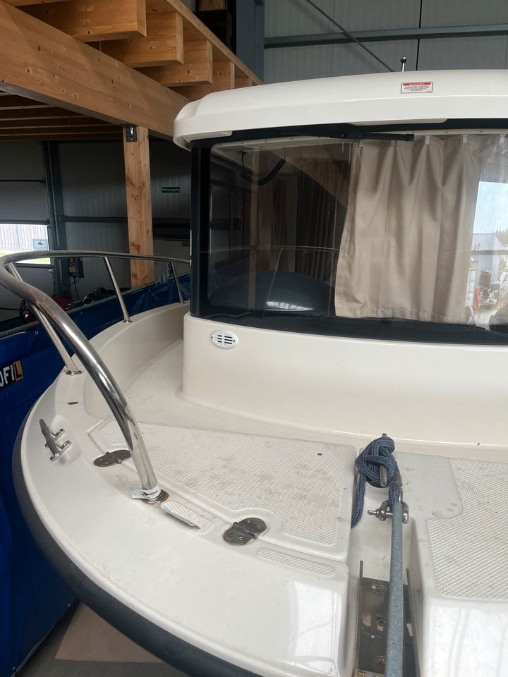 Quicksilver Pilothouse 675- Mercury 150Ps Angelboot in Dänischenhagen