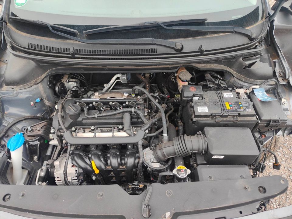 Schlachtfest Hyundai I20 1.2 Grau V3G G4LA Motor 5TE9 Getriebe in Gronau (Westfalen)