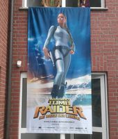 Ca. 3m lang Tomb Raider Kino Banner Lara Croft Stoff Fahne Flagge Nordrhein-Westfalen - Harsewinkel Vorschau