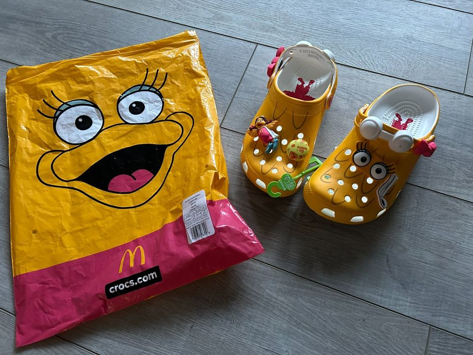 Mc Donalds Crocs gelb in Gr. 37 / 38 - neu - ausverkauft in Ratingen