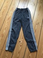 adidas Jogginghose Gr 152 grau Hamburg-Mitte - Hamburg Altstadt Vorschau