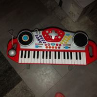 Kinder Keyboard ( mit Batterie ) Nordrhein-Westfalen - Kerpen Vorschau