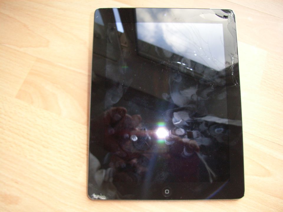 Ipad 3 Series   16 GB Mit Wifi GPS 3G Sim in Hamburg