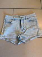 Stylische Jeans Shorts von H&M in der Größe 32/XXS Niedersachsen - Hammah Vorschau