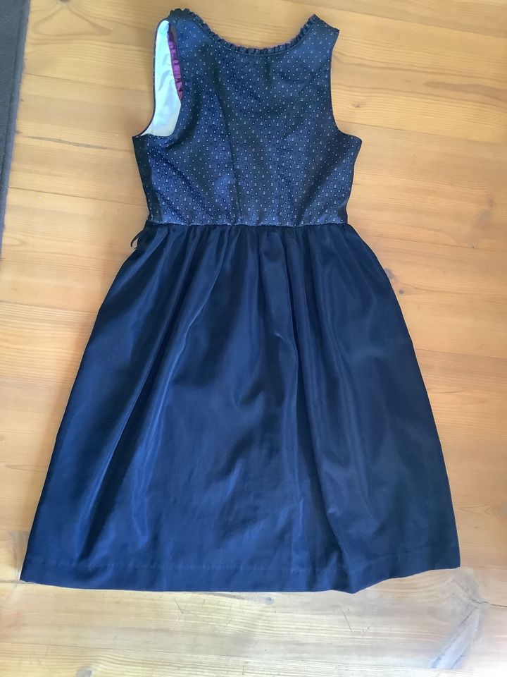 Dirndl 152 schwarz blau lila neuwertig in Samerberg