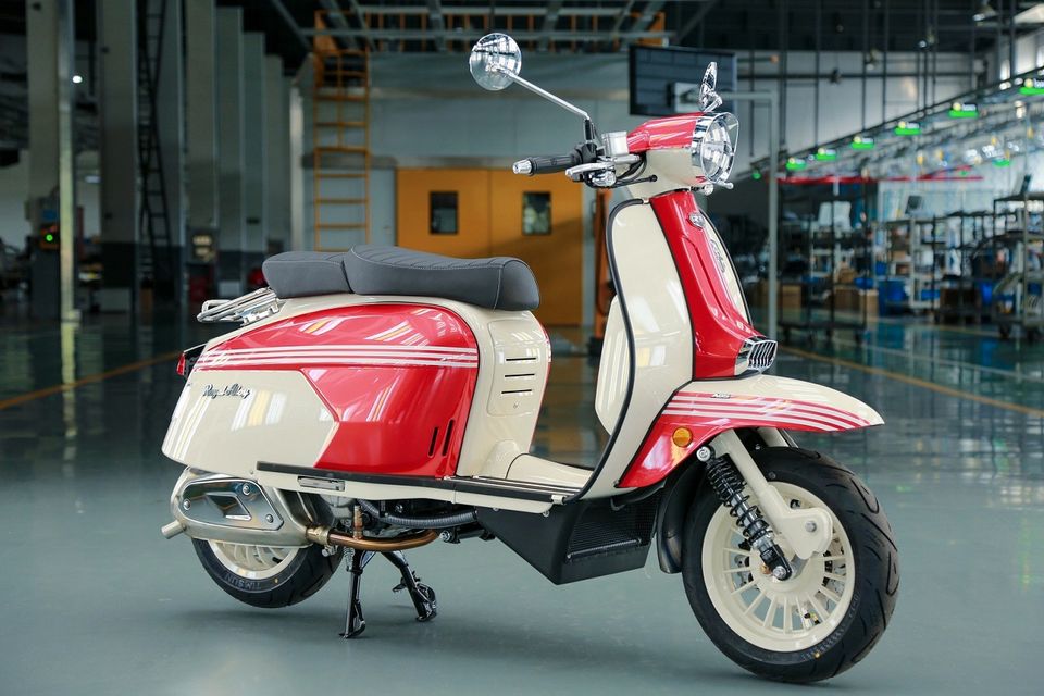 ROYAL ALLOY GP-SE300 Sondermodell !! no. Vespa; Blechroller, Kult in Eppertshausen