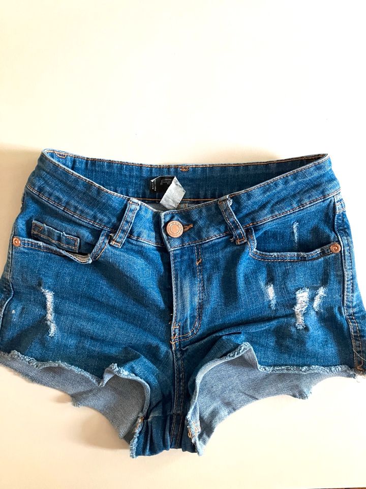 Jeans Short Mädchen 152, XS in Frankfurt am Main