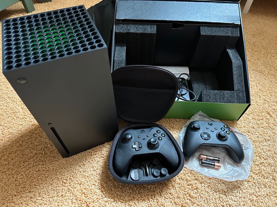 Xbox Series X mit Elite Series 2 Controller + weiterer Controller in Idar-Oberstein