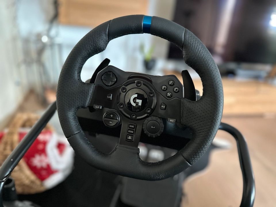 Logitech G923 Lenkrad / Rennlenkrad inkl Pedale in Bayern