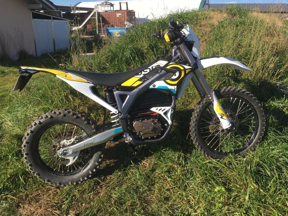 SUR-RON StormBee L3e, Modell 2023 mit 104V/55Ah Enduro oder Road Storm Bee in Kumhausen