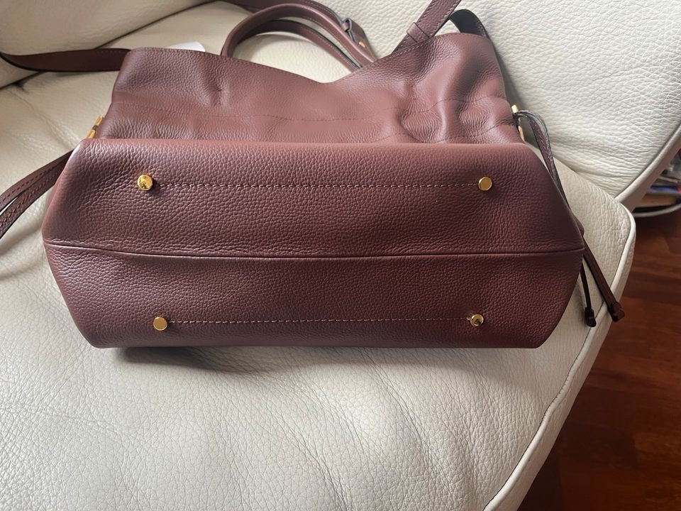 Neu Tasche Umhängetasche Coccinelle Leder braun in Offenbach