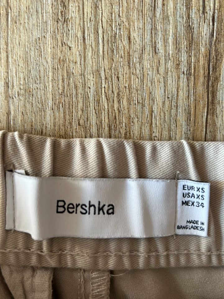 Cargohosen von Bershka für Teenies in Dinslaken