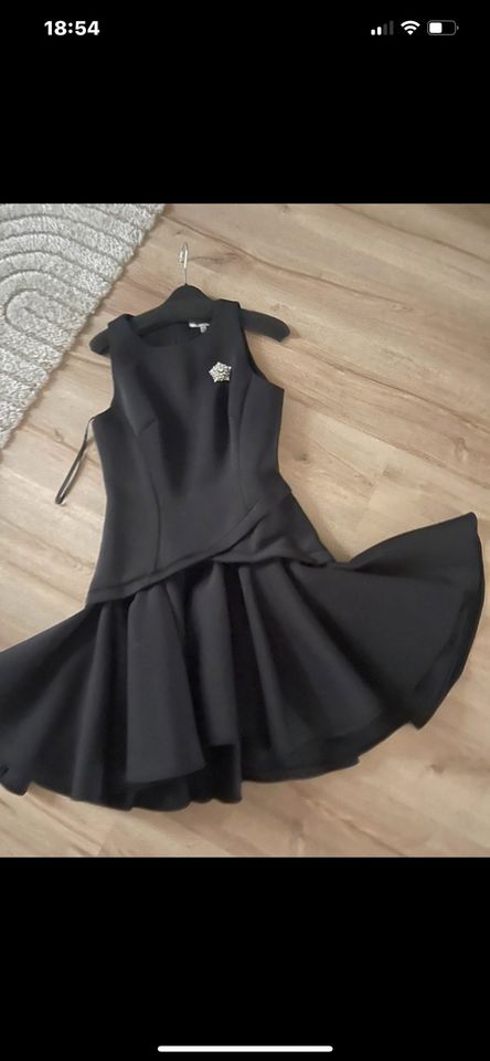 Wunderschöne Abendkleid von Coast mit Brosche in Frankfurt am Main