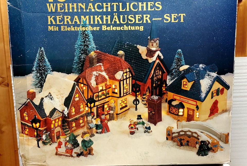 Weihnachtliches Dorf / Ovp. in Neu-Anspach