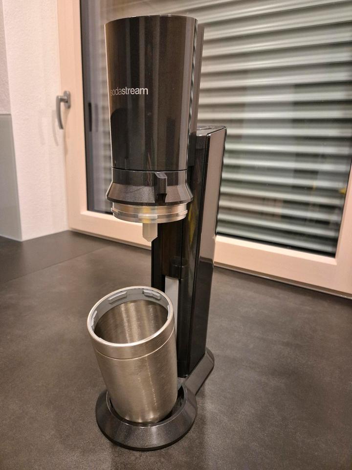 Sodastream Crystal inkl. vollem CO2-Zylinder und 4 Glasflaschen in Kammeltal