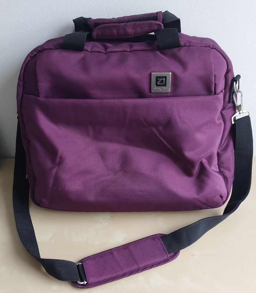 Laptop Notebook Reisetasche mit vielen Fächern 15 Zoll in Egenhofen