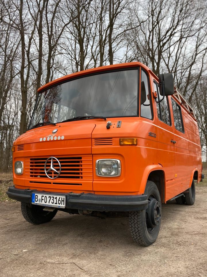 Mercedes L 407 D in Neuenhagen