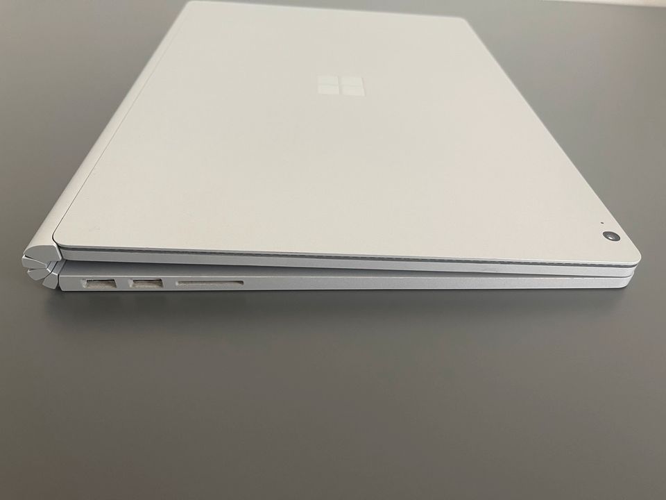 MICROSOFT SURFACE BOOK 3 CORE i5 8GB RAM 256GB SSD in Frankfurt am Main