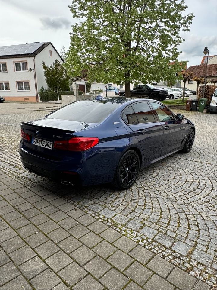 BMW 530e G30 MPaket, sehr gute Ausstattung in Geisenfeld
