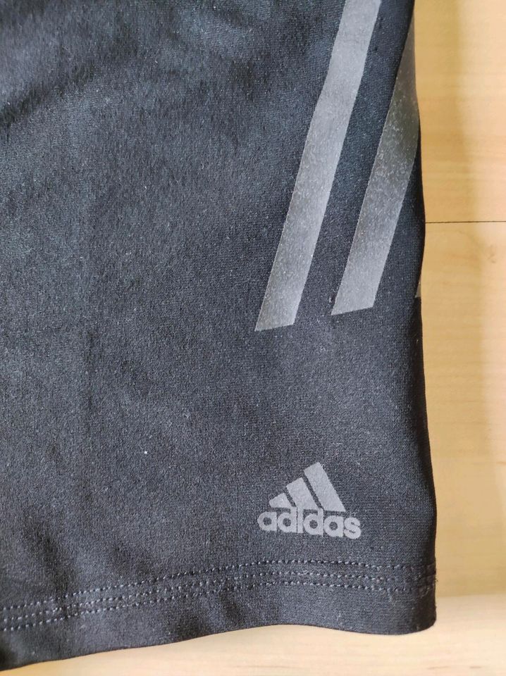 Schwimmhose Adidas für Jungen Gr.S in Aachen