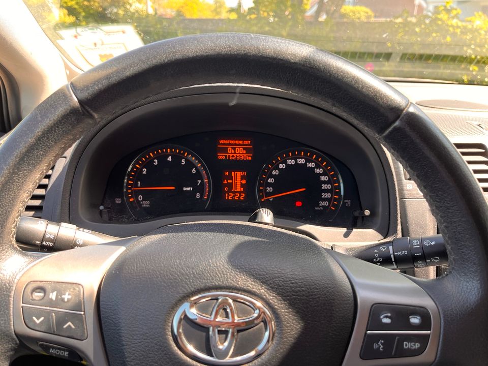 TAUSCH: Toyota Avensis Kombi 2.0 Benziner gg. Verso od. Rav C-RV in Cuxhaven