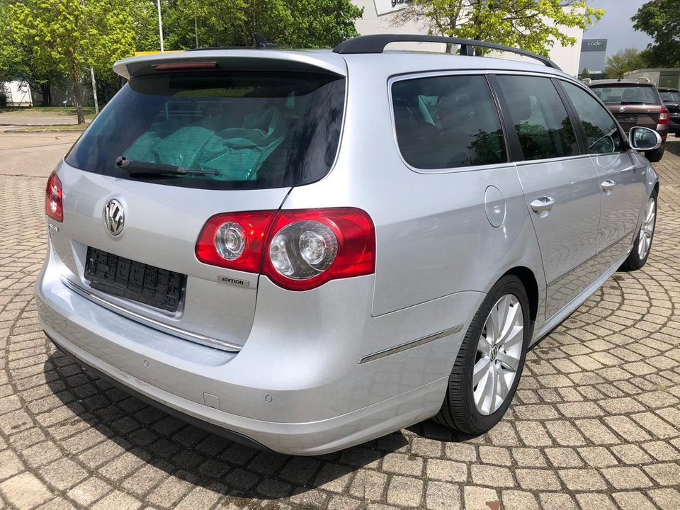 Volkswagen Passat Variant R-Line Edition in Ulm