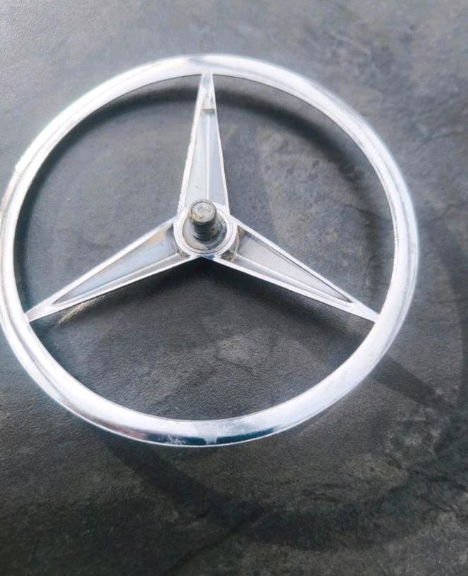 NEU! Mercedes W114 W115 /8 Kofferraum Stern Emblem  Heckklappe in Weilheim i.OB