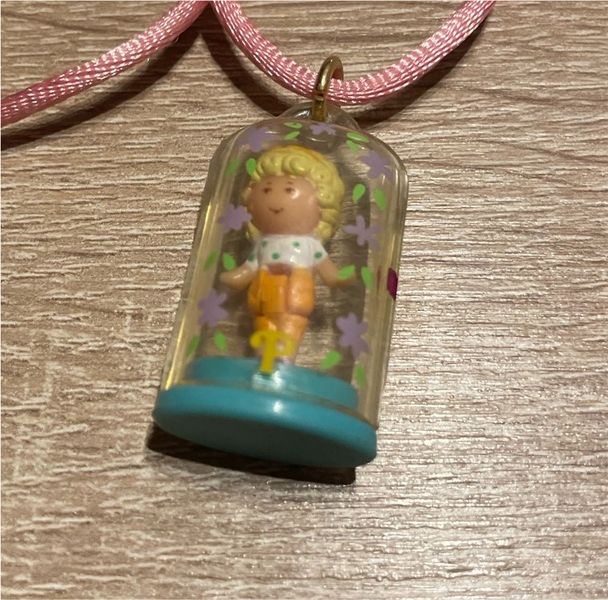 Polly Pocket, Halskette, Kette, 90er, komplett in Nordrhein-Westfalen -  Wilnsdorf | Barbie Spielzeug gebraucht kaufen | eBay Kleinanzeigen ist  jetzt Kleinanzeigen