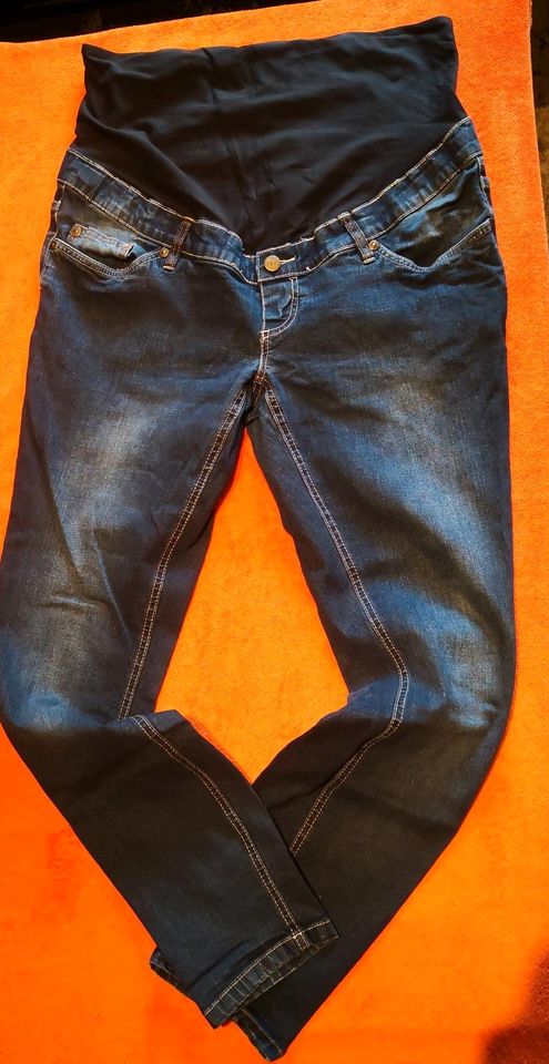 5 Stück Umstands Jeans Hose 40 42 44 schwarz, blau in Forchheim