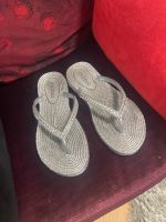 ZEHENTRENNER FLIP FLOP SANDALEN SILBER STRASS BESETZT GLITZER 36 Altstadt-Lehel - München/Lehel Vorschau