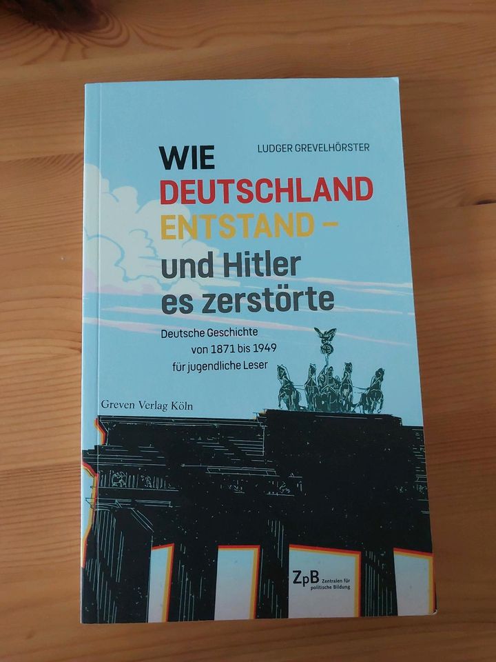 Verschiedene Geschichtsbücher in Mittweida