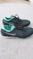 Nike Training Sportschuhe Unisex Gr. 41 grau Top Zustand Kr. München - Deisenhofen Vorschau