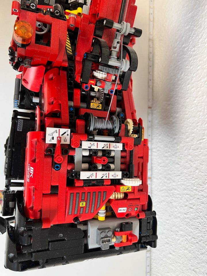 Lego Technic 42082 Geländegängiger Kranwagen, Top Zustand in Altdorf
